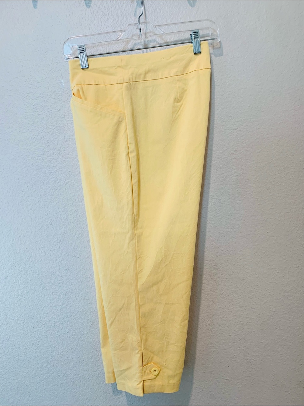 Chico’s Women's Yellow Stretch Capri Pants